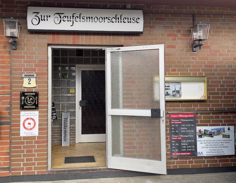 Eingang zum Gasthof Zur Teufelsmoorschleuse