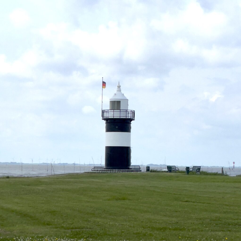 Leuchtturm Wremer Kutterhafen an der Wurster Nordseeküste