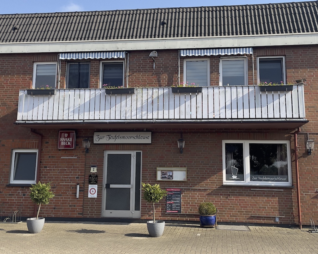 Eingang Gasthof Zur Teufelsmoorschleuse mitten im Teufelsmoor bei Worpswede